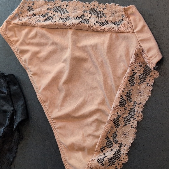 Elegant Lace Trim Panty Set - Black and Tan - Picture 3 of 9